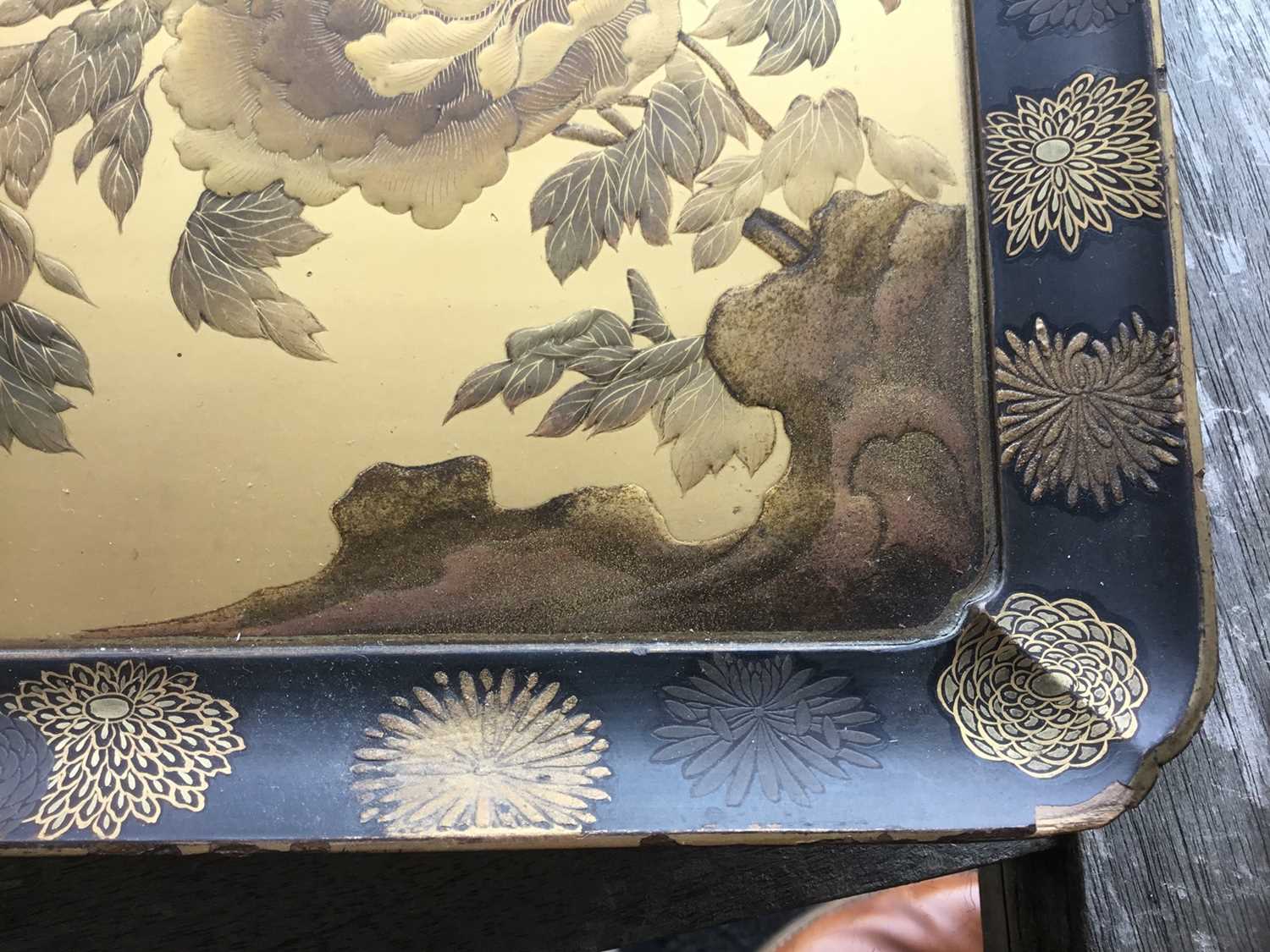 Set of three 19th Century Japanese lacquered trays - Image 10 of 15