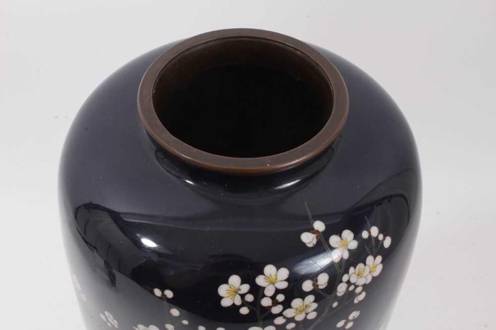 Large Japanese cloisonné vase with floral decoration - Image 5 of 7