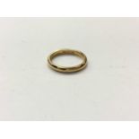 18ct gold wedding ring