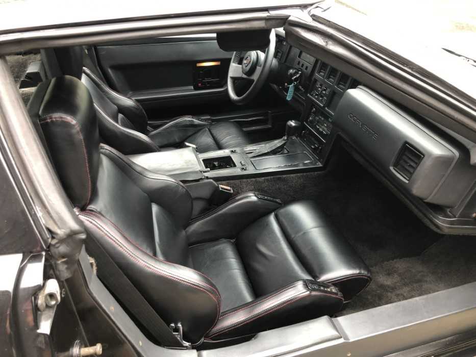 1986 Chevrolet Corvette Stingray, 5.7 litre V8, Automatic, finished in black with black leather inte - Image 7 of 13