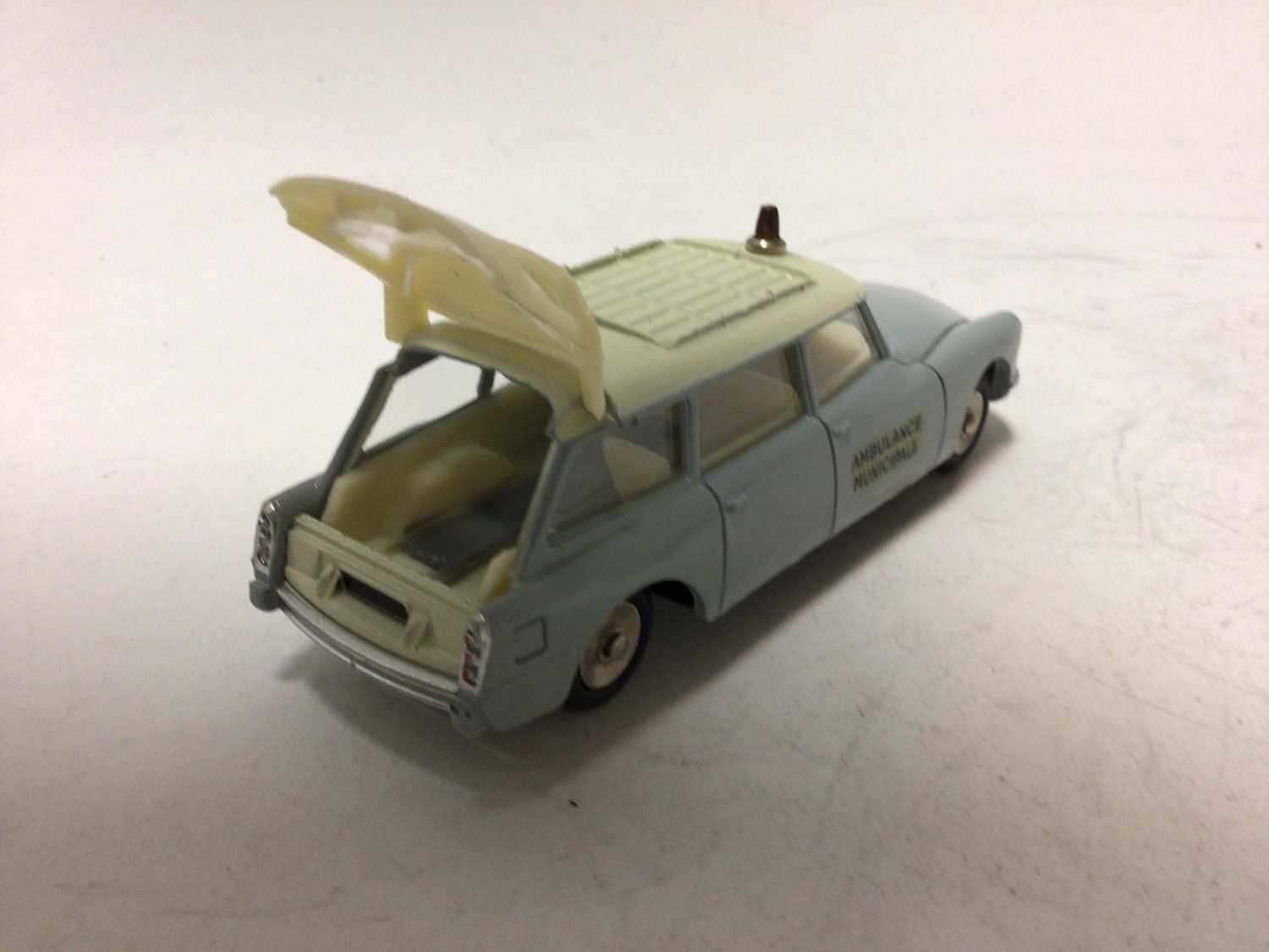 Dinky French Issue Ambulance ID 19 Citroen No 556, boxed - Image 4 of 4