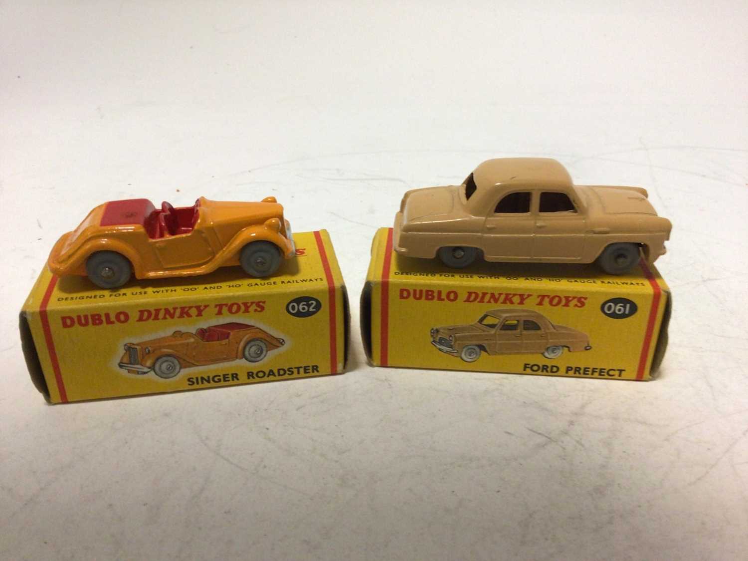 Dinky Dublo Morris Pick Up 065, Ford Prefect 061, Massey Harris Ferguson Tractor 069, Singer Roadste - Image 4 of 7