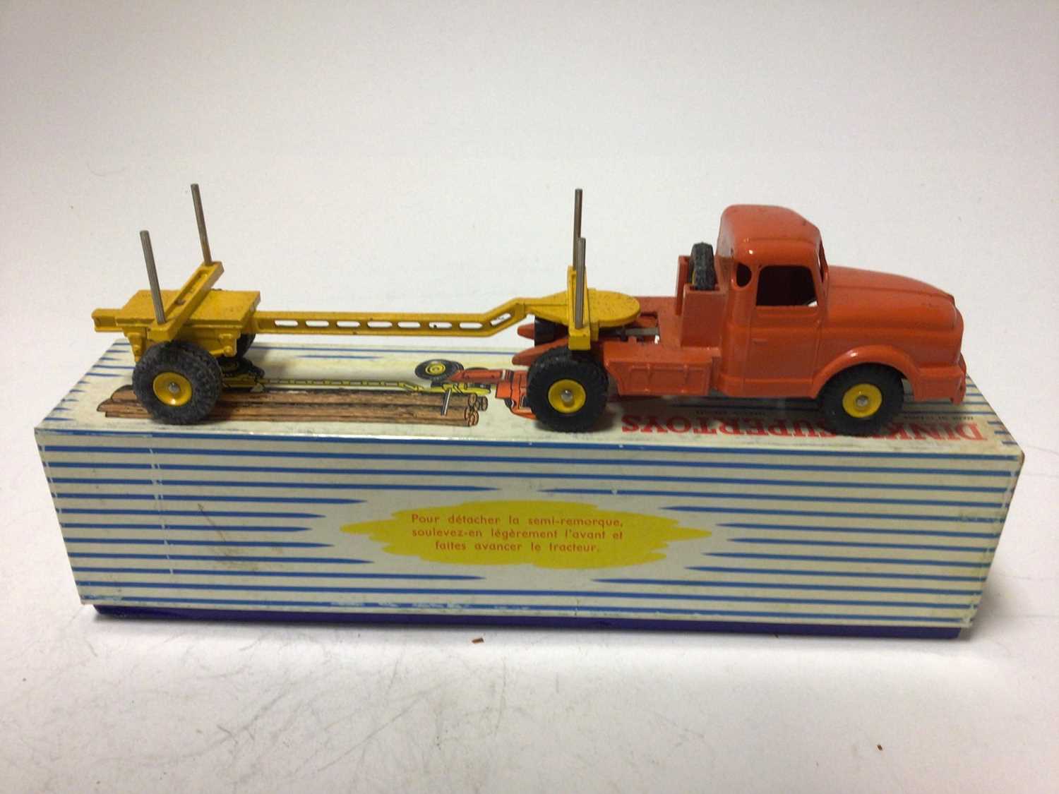 Dinky (French issue) Supertoys Williams tractor and lumber carrier No. 897 boxed - Image 2 of 6