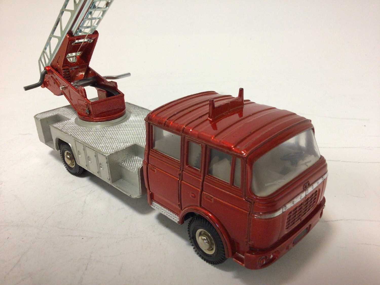 Dinky Supertoys fire engine with extending ladder No. 955 boxed plus Dinky turntable fire escape No. - Image 7 of 14