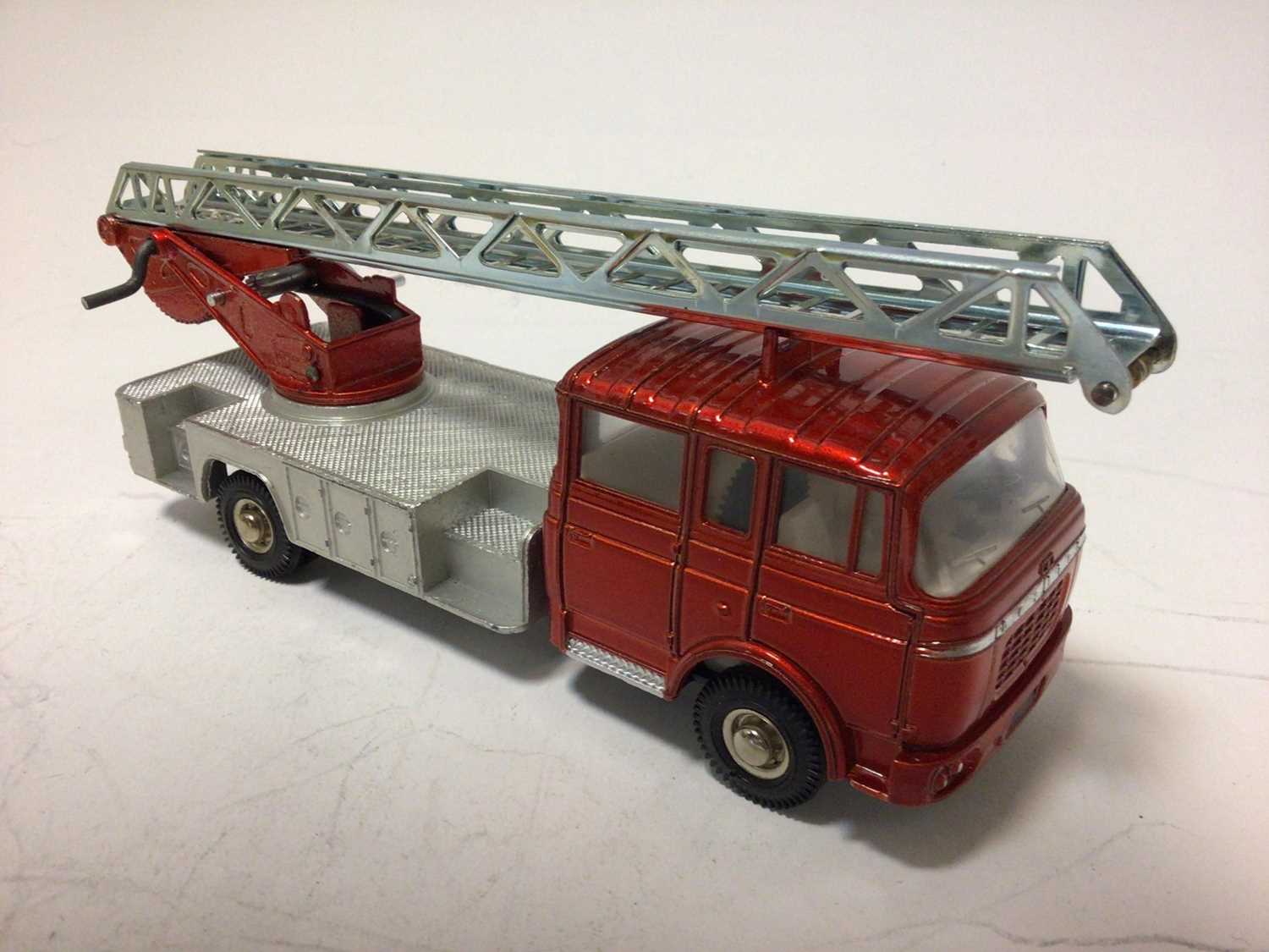 Dinky Supertoys fire engine with extending ladder No. 955 boxed plus Dinky turntable fire escape No. - Image 4 of 14