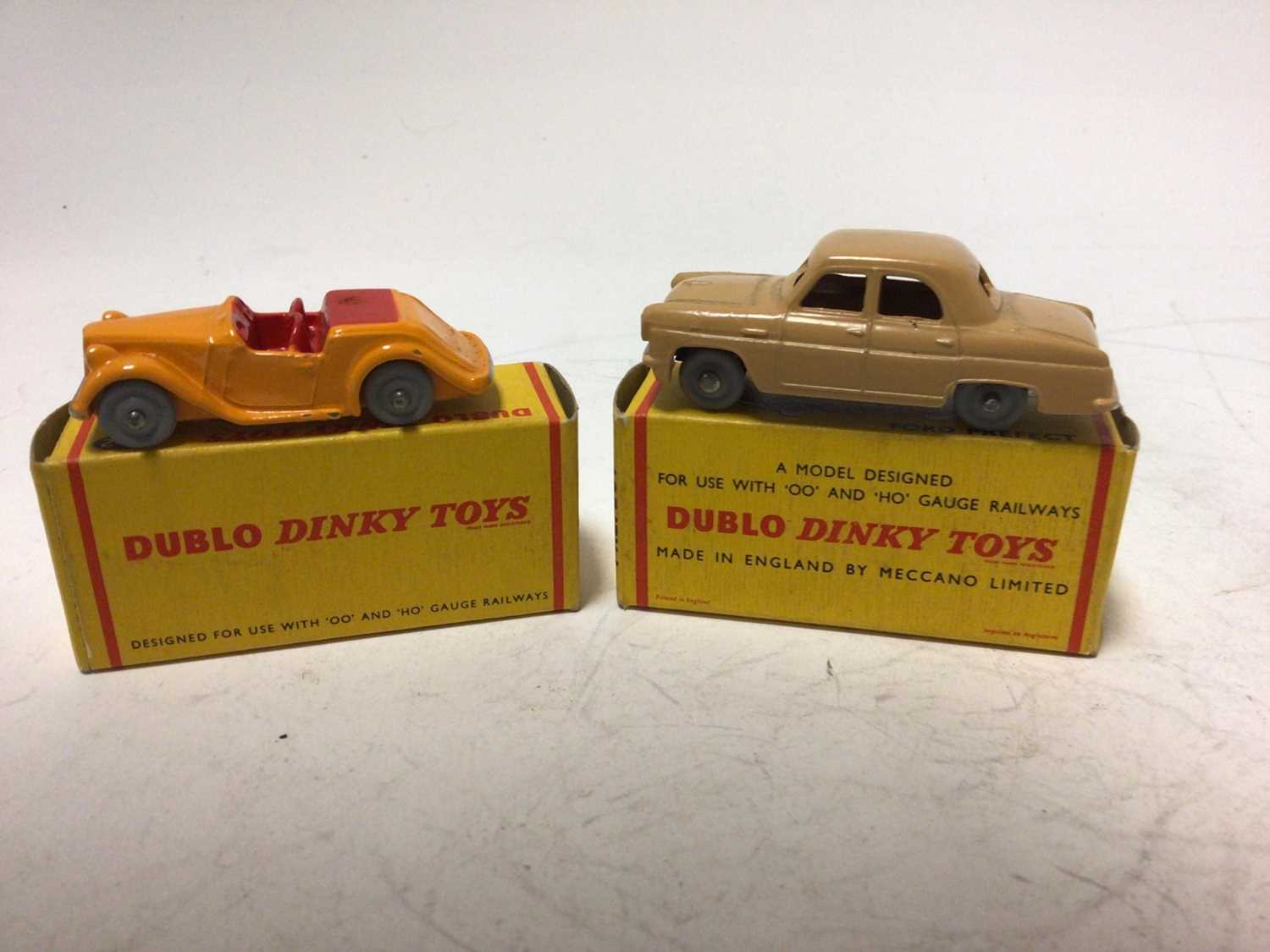 Dinky Dublo Morris Pick Up 065, Ford Prefect 061, Massey Harris Ferguson Tractor 069, Singer Roadste - Image 5 of 7