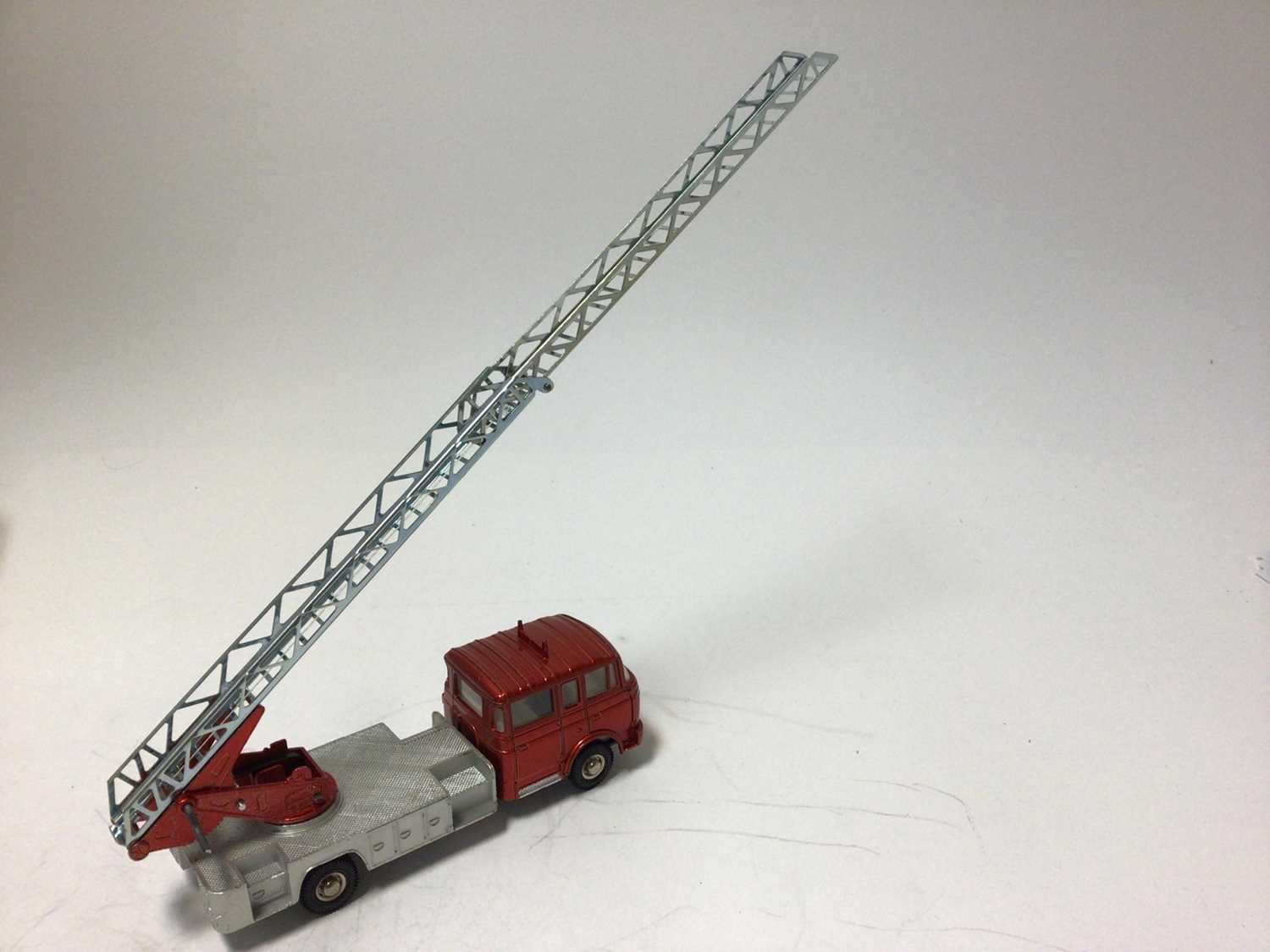 Dinky Supertoys fire engine with extending ladder No. 955 boxed plus Dinky turntable fire escape No. - Image 6 of 14