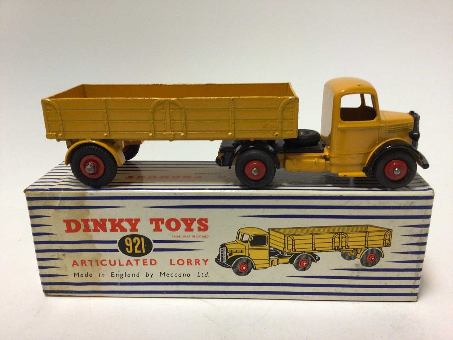 Dinky articulated lorry No. 921 boxed - Image 2 of 4