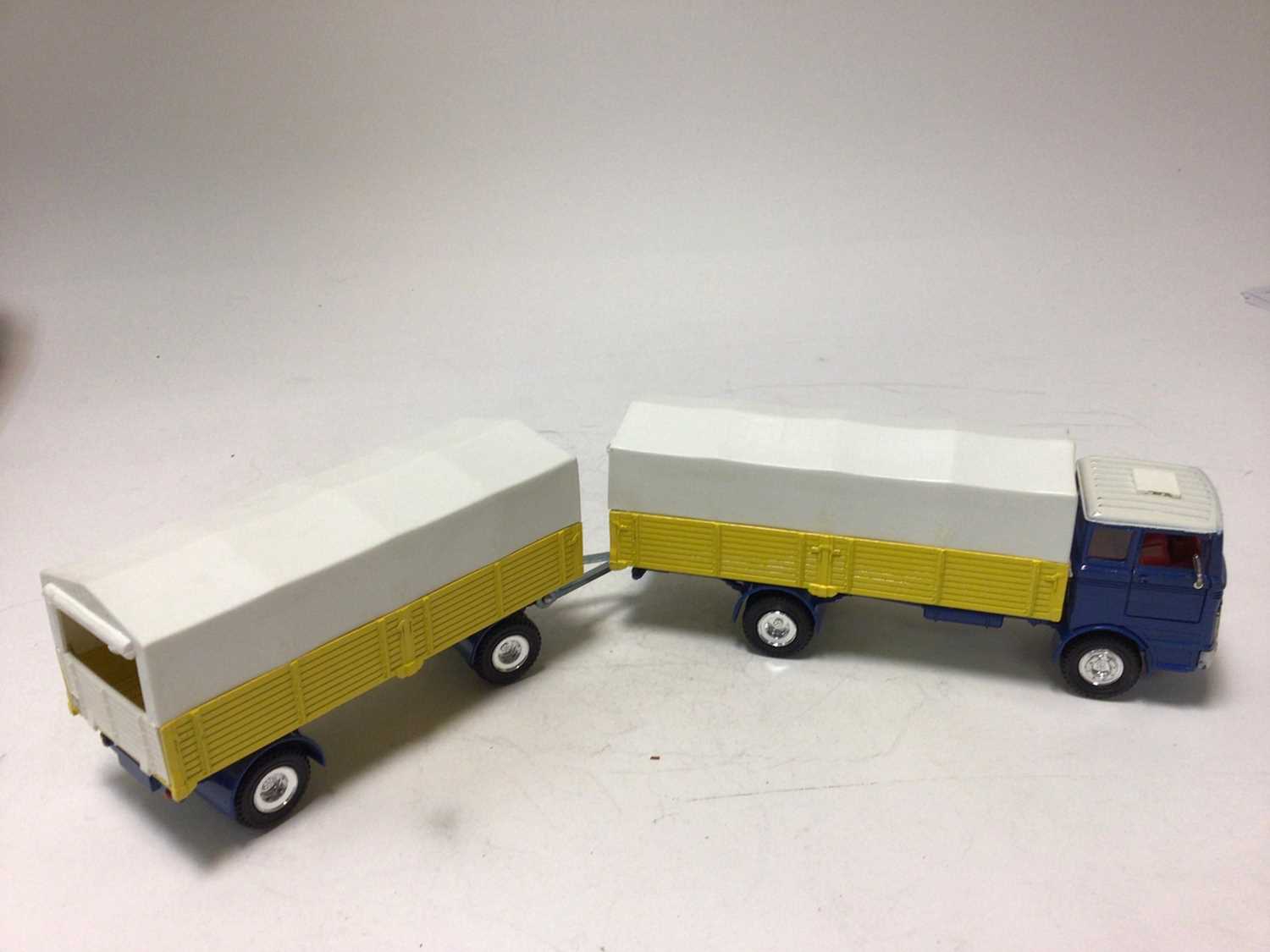 Dinky Mercedes-Benz truck and trailer No. 917 boxed - Image 3 of 6