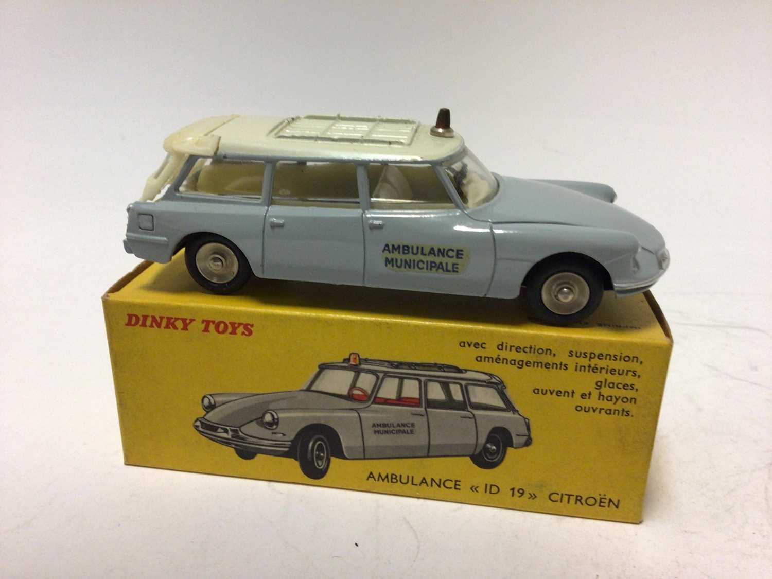 Dinky French Issue Ambulance ID 19 Citroen No 556, boxed