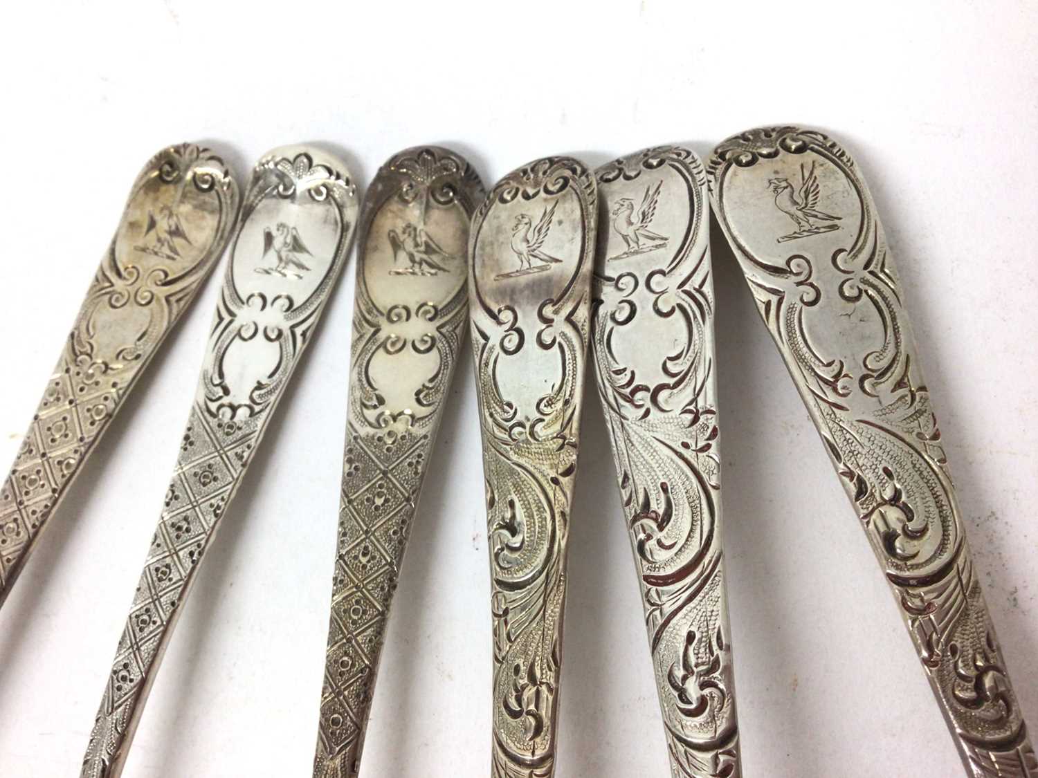 Set of three Georgian silver berry dessert spoons and three further similar - Image 2 of 9