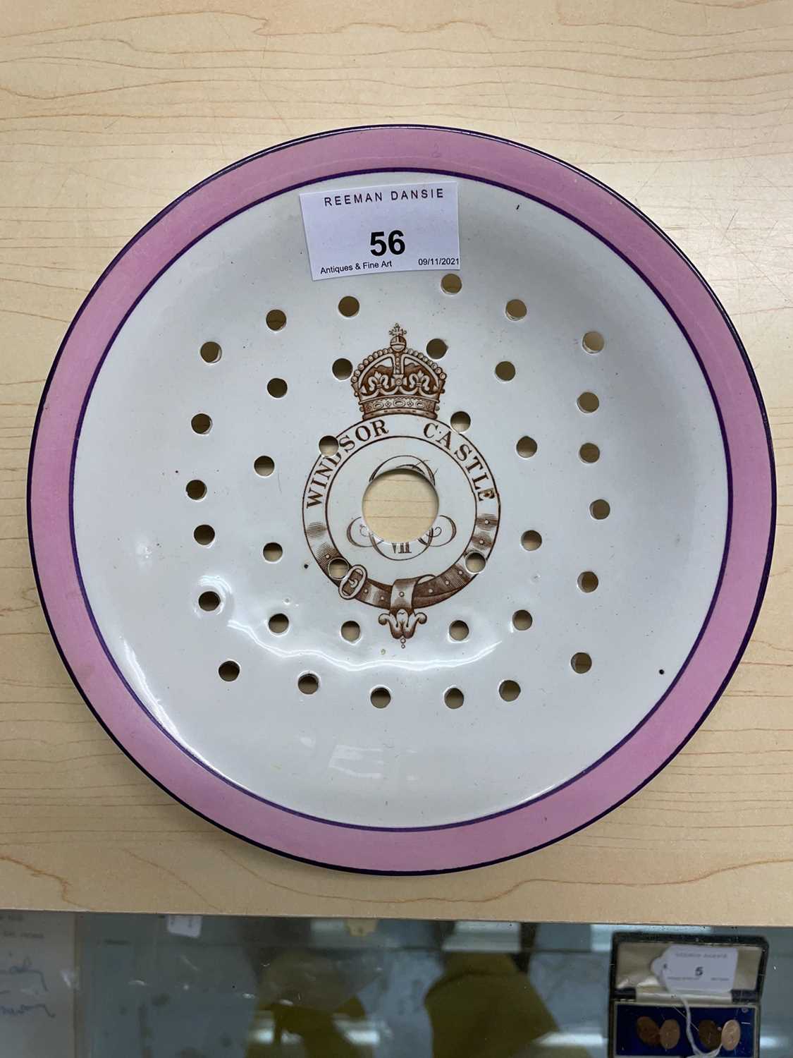 H.M. King Edward VII Windsor castle soap dish - Image 9 of 10