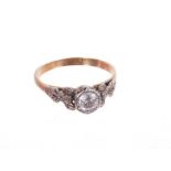 Diamond single stone ring with a round brilliant cut diamond