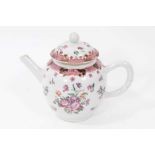 Chinese famille rose export porcelain teapot and strainer, Qianlong period, decorated with floral sp