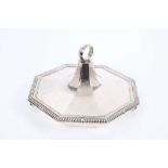 Edwardian sterling silver entree dish, by William Comyns, London 1911, of octagonal form, twin-handl