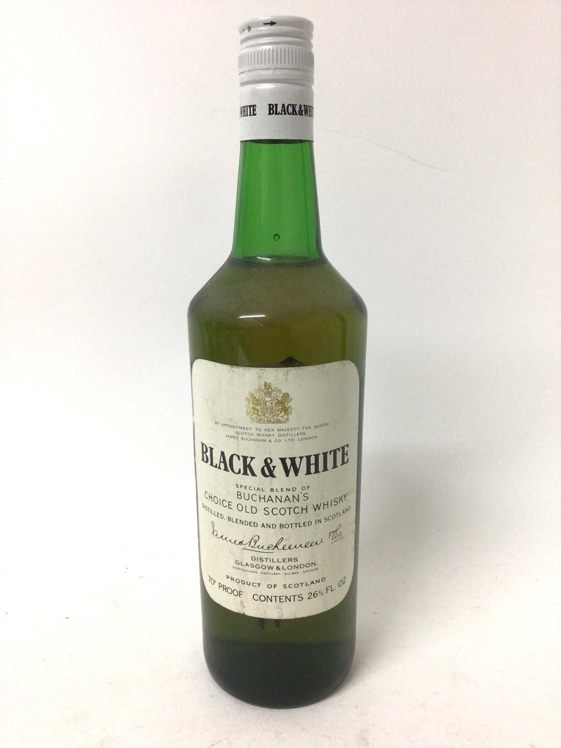 Black & White, Buchanan's Choice Old Scotch Whisky, screw top, 70 proof, 26 2/3 fl. ozs, one bottle - Image 2 of 2