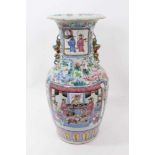 Late 19th century Chinese famille rose vase