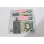 GB - mixed green one pound sequentially numbered banknotes to include chief cashier J Page ...