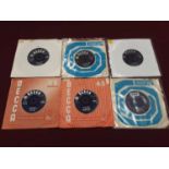 Box of single records on the Decca label including Mojos, Don Fox, Fortunes, Poets, Marianne Faithfu