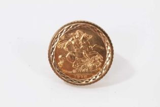 Elizabeth II gold sovereign, 1978, in 9ct gold ring mount