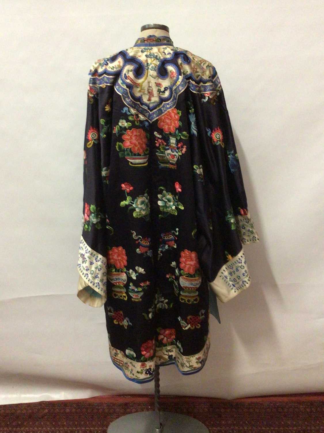 Early 20th century Chinese hand embroidered silk robe - Image 2 of 17