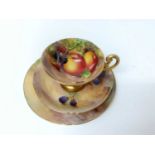 Good quality Royal Worcester fruit painted cup and saucer trio