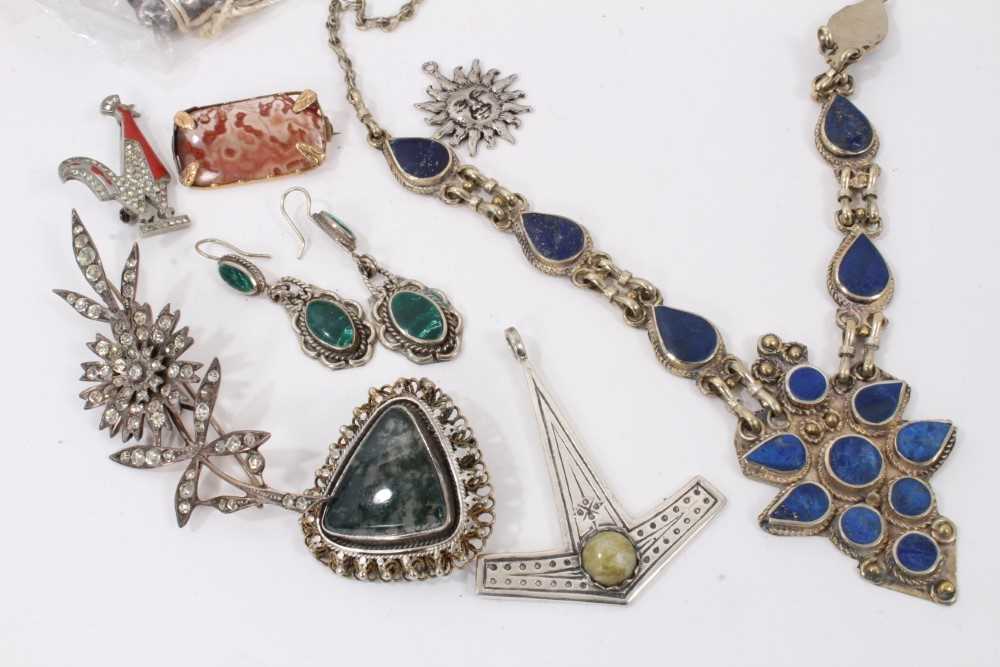 Quantity of vintage costume jewellery and bijouterie - Image 7 of 8