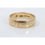 18ct gold wedding ring