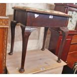 An early 20th Century mahogany locker piano stool with cabriole legs - internal strut missing