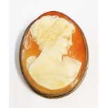 An 800 grade white metal framed oval cameo brooch