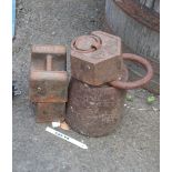 A quantity of large weights