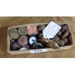 A box containing a quantity of military buttons including Royal Artillery Hunt