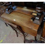 A 93cm 19th Century mahogany Pembroke table with drawer to one end and opposing dummy drawer