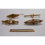 A marked 9ct Mizpah brooch, two 9ct. gold panel brooches and horseshoe pin, also a marked 9ct bar