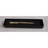 A modern 925 silver twist action ballpoint pen with ribbed decoration - London