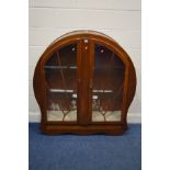 AN EARLY TO MID 20TH CENTURY OAK TWO DOOR CHINA CABINET, with two glass shelves, width 119cm x depth