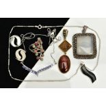 A SELECTION OF JEWELLERY, to include a white metal pendant necklace, the v-shape pendant set with