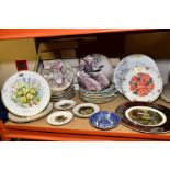 A QUANTITY OF BOXED AND LOOSE COLLECTORS PLATES AND OTHER PLATES, including a set of three