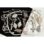 A COLLECTION OF WHITE METAL ASSORTED JEWELLERY ITEMS, to include three necklaces, a plain open