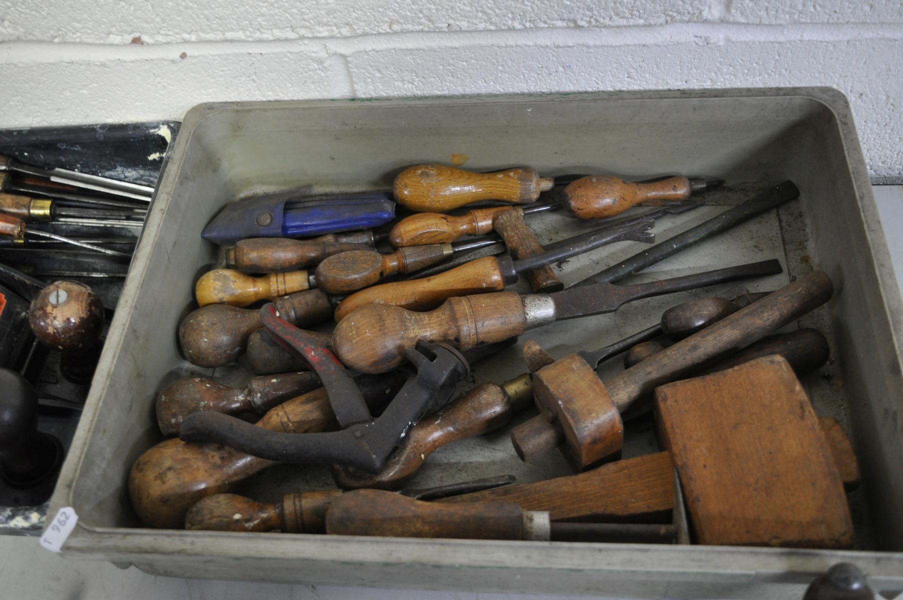 TWO TRAYS CONTAINING WOODWORKING TOOLS including wood carving tools, a Record No 5 1/2 plane, a - Image 2 of 3