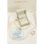 A MODERN FRESHWATER CULTURED PEARL NECKLACE, measuring 410mm in length, strung knotted to a 9ct gold