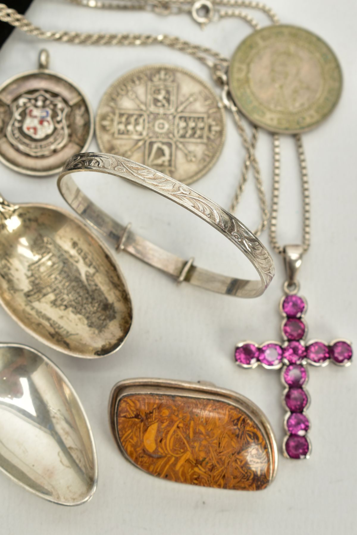 A SELECTION OF ITEMS, to include a silver teaspoon, with an engraved picture of Kirkstall abbey, - Image 2 of 5