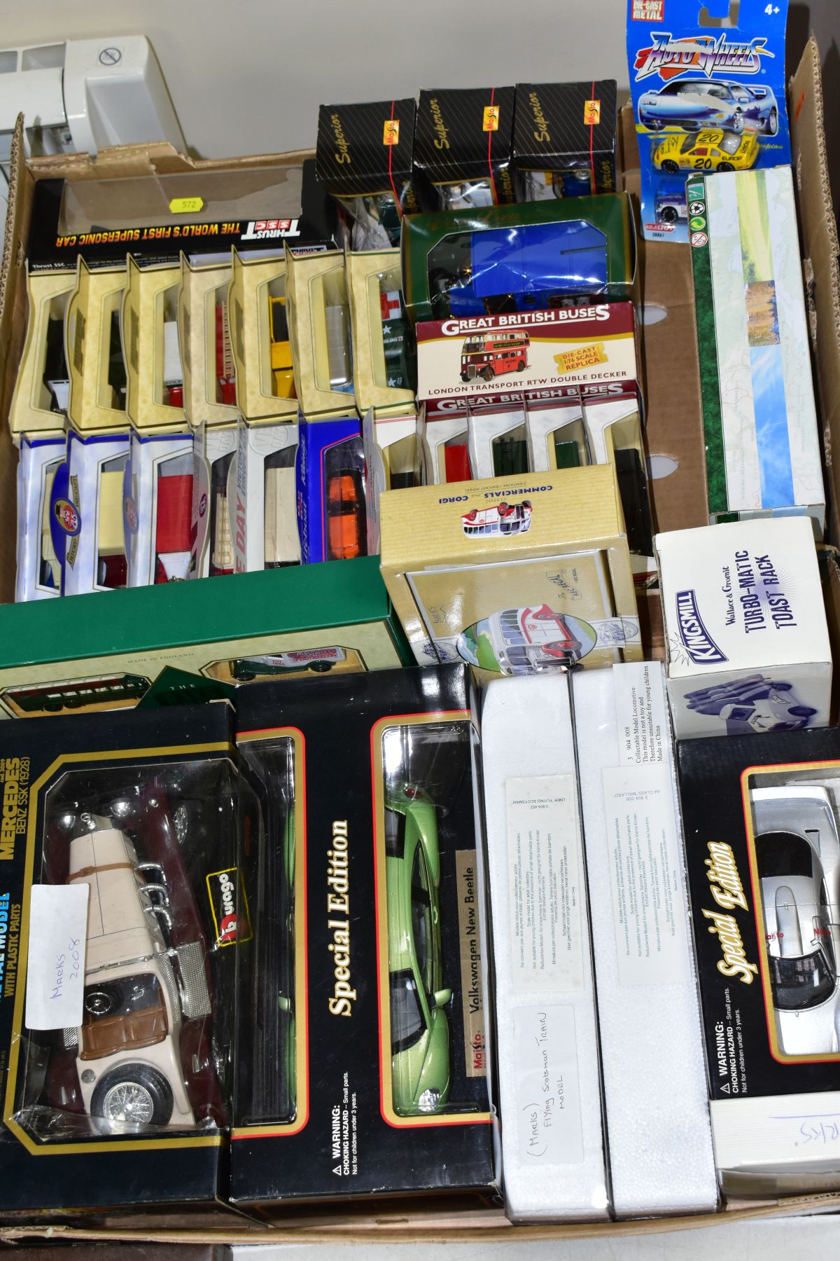 A QUANTITY OF BOXED MODERN DIECAST VEHICLES, to include Burago, Maisto, Corgi Classics, Lledo '