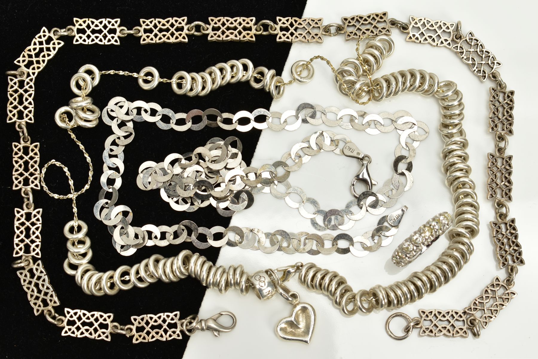 A SMALL SELECTION OF JEWELLERY, to include an openwork Celtic designed necklace, fitted with a