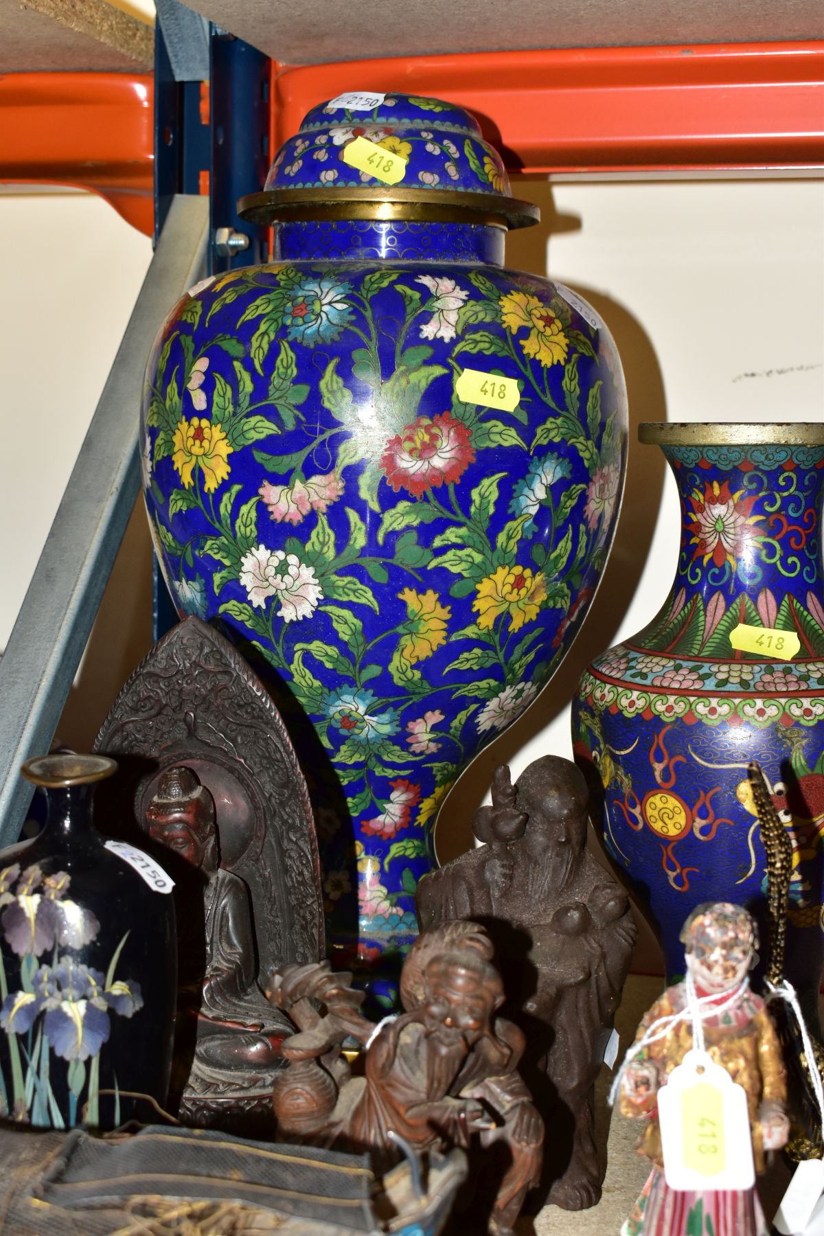 A GROUP OF 20TH CENTURY ORIENTAL CLOISONNE, CHAMPLEVE, LACQUERED ITEMS, etc, including a painted - Image 7 of 7