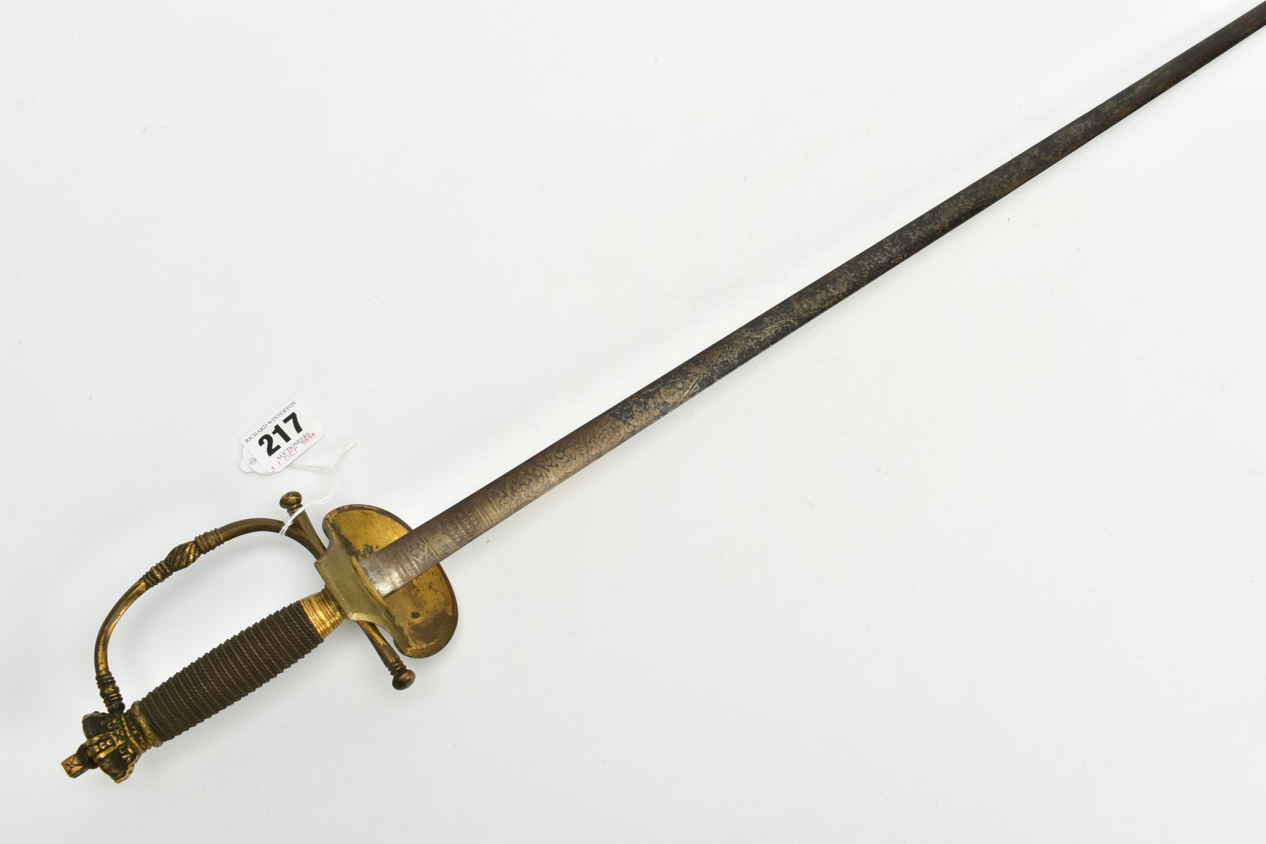 A BRITISH VICTORIAN ERA RAPIER SWORD, blade is approximately 79cm in length, the blade is - Image 7 of 11