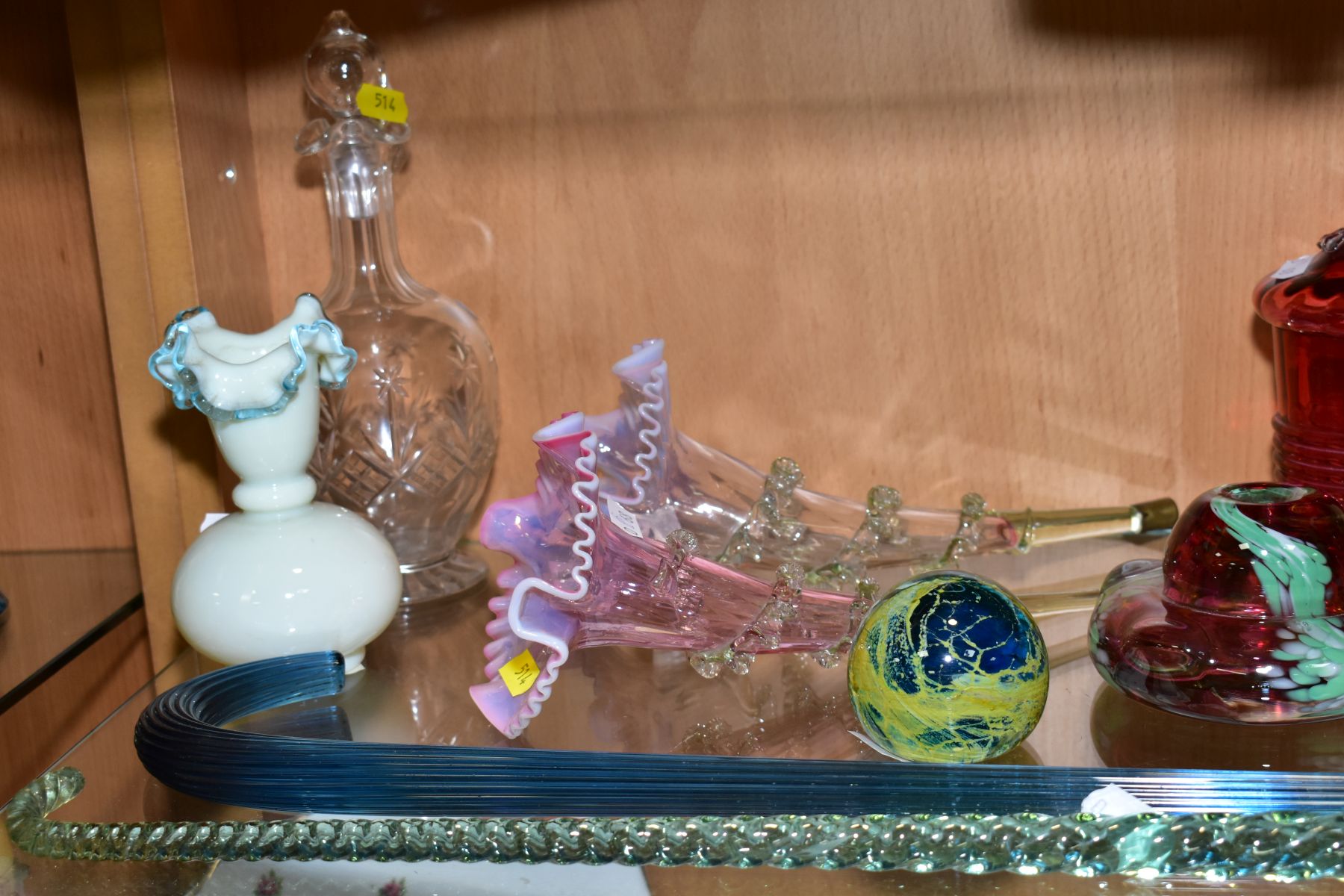 A GROUP OF VICTORIAN AND LATER COLOURED GLASSWARE, including epergne trumpets, modern glass - Image 3 of 8