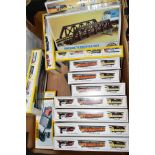 A QUANTITY OF BOXED BACHMANN HO GAUGE AMERICAN MODEL RAILWAY ITEMS, to include G.E. U3613