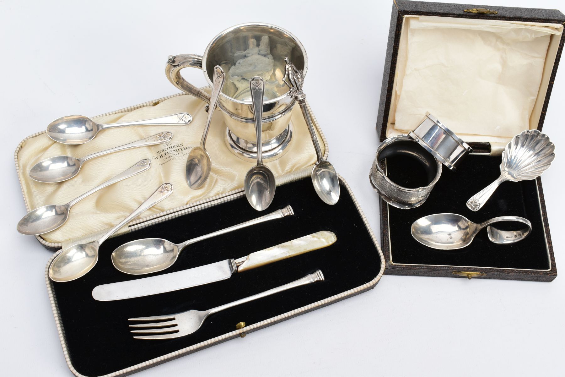 A SELECTION OF SILVER ITEMS, to include a silver cup with a scroll handle hallmarked Birmingham - Image 5 of 5