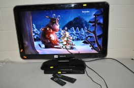 A PHILIPS 32PFLL5604H 32'' TV and a Philips DVD player with two remotes ( PAT pass and working )